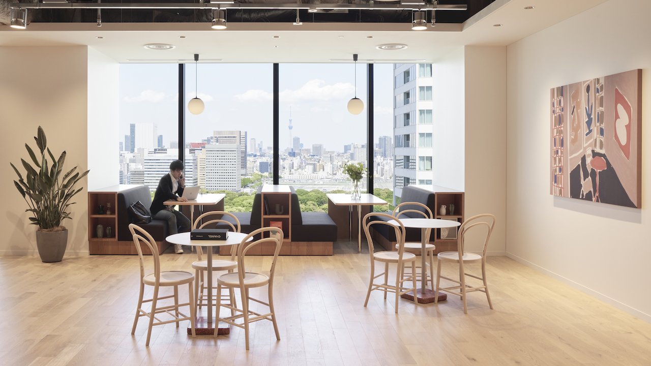 Rent office WeWork Tokyo Portcity Takeshiba — photo 3