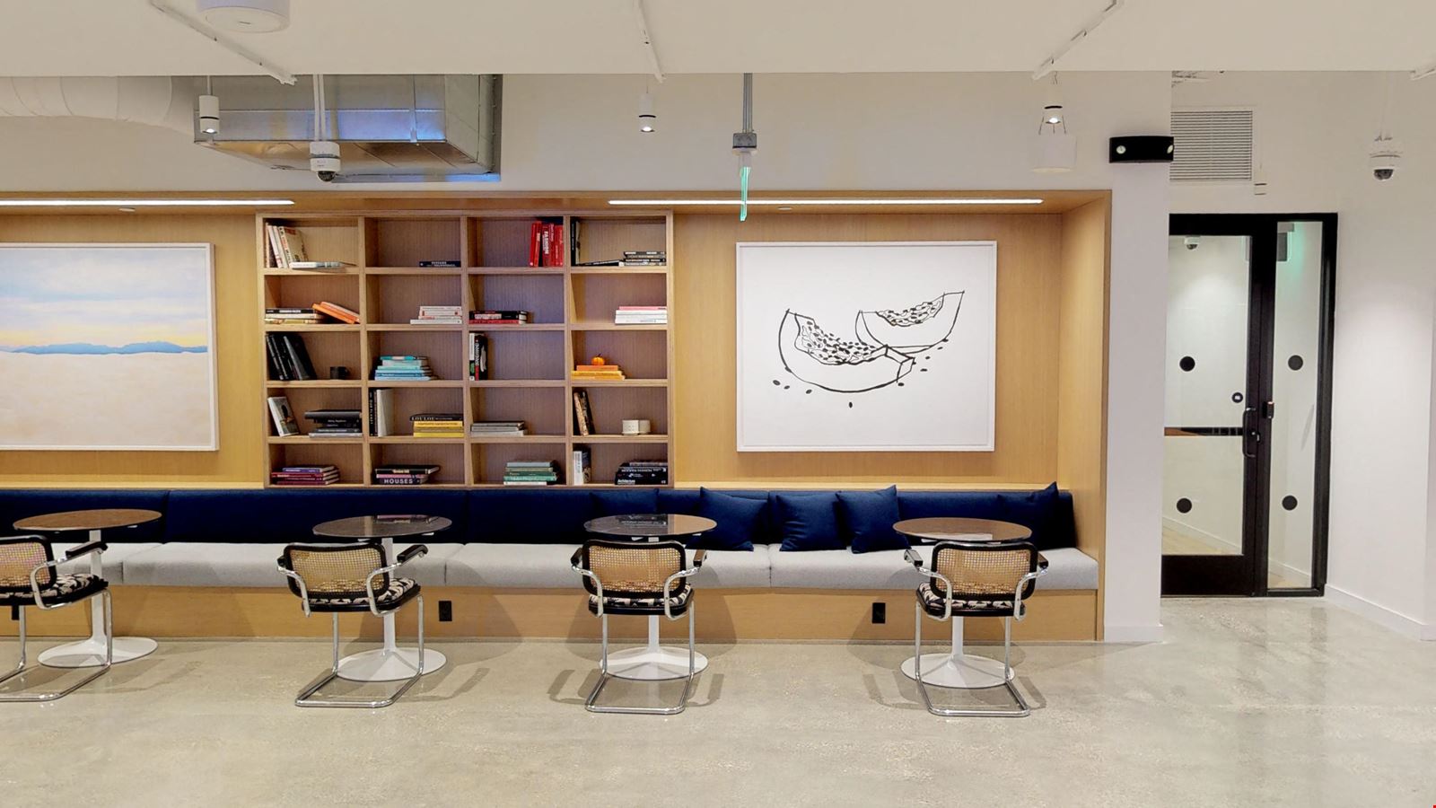 Rent office WeWork Giralda Place — photo 2